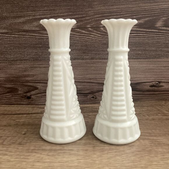 Vintage Milk Glass Bud Vases 6" Set of 2 Diamond Pattern Geometric Scalloped - Picture 4 of 11